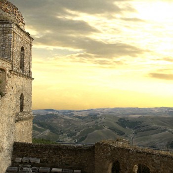 Basilicata insolita: Craco, la città fantasma e Rabatana Basilicata insolita: Craco, la città fantasma e Rabatana
