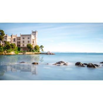 Pranzo gourmet con vini a Trieste in un locale del ’900 