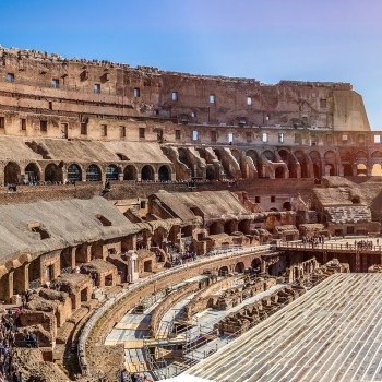 Visita al Colosseo e ai Fori romani con pranzo in osteria Visita al Colosseo e ai Fori romani con pranzo in osteria