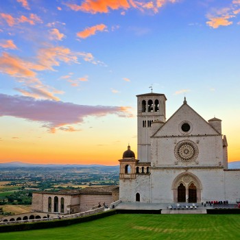 Ape tour e aperitivo con vista ad Assisi Ape tour e aperitivo con vista ad Assisi