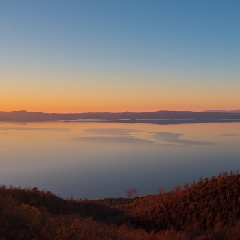 La bellezza del Lago di Bolsena degustando un gelato La bellezza del Lago di Bolsena degustando un gelato