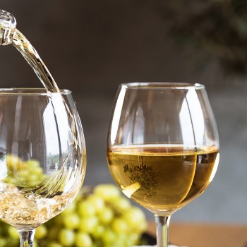 Degustazione di Vernaccia con aperitivo Degustazione di Vernaccia con aperitivo
