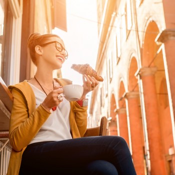 Tra città e colli bolognesi in vespa con pausa caffè Tra città e colli bolognesi in vespa con pausa caffè