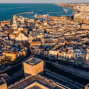 Explore the alleys of Old Bari by bike Explore the alleys of Old Bari by bike
