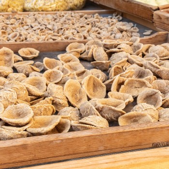 Bari, tour a piedi e preparazione delle orecchiette. Bari, tour a piedi e preparazione delle orecchiette.