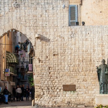 Explore the alleys of Old Bari by segawy Explore the alleys of Old Bari by segawy
